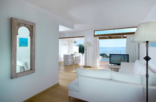 Agios Nikolaos Town Villa | Luxury Crete Villa | The Grand Villa | Private Pool | Sea View | 3 BDR |.