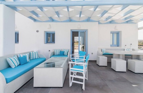 Kamari Villa | Luxury Santorini Villa with Private Pool, Jacuzzis and Sea View