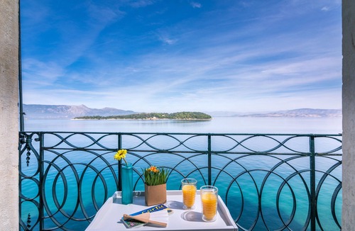 Old Town House | Luxury Seaview Suite Mouragia