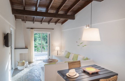 Kanapitsa Apartment | Luxury Skiathos Villa Holiday Deluxe 1 Bedroom Vromolimnos