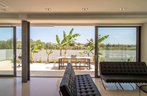 Daratsos Villa | Luxury Villa Glass - 200meters from the beach!