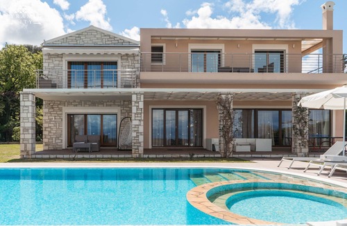Agnos Villa | Luxury Villa Hera - Beachfront