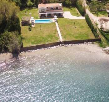 Agnos Villa | Luxury Villa Hera - Beachfront