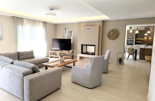 Termenades Villa | Luxury Villa Matzourana with Private Pool