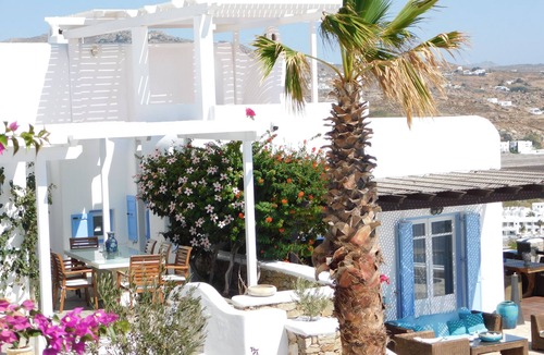 Paraga Villa | Luxury Villa Psarrou Two double suite with king size bed and 3 double bedrooms.