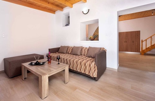 Theologos Villa | M&K Traditional House