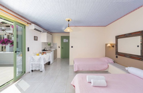 Piskopiano House | Magnificent View nice double room with shared pool and Ac