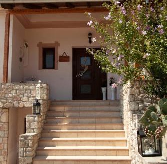 Kalambaka Villa | Magnolia Home - Rock View