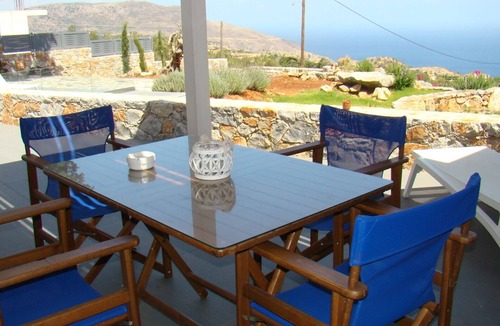 Kefalas House | Maisonette with magnificent views of the Aegean Sea and shared swimming pool