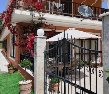 Glyfada Apartment | Malibu