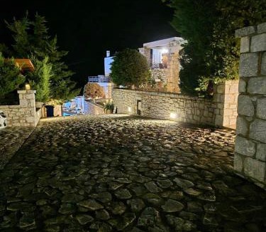 Mavrovouni Apartment | Malvazios Villas with sea breeze
