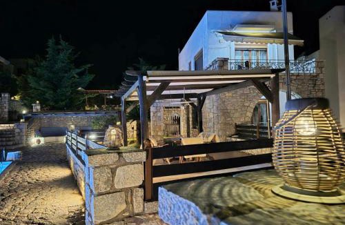 Mavrovouni Villa | Malvazios Villas with sea and pool view
