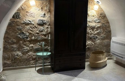 Omales House | Mani Spot Elmare
