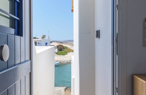 Milos House | Manolis And Filio Home -By The Sea