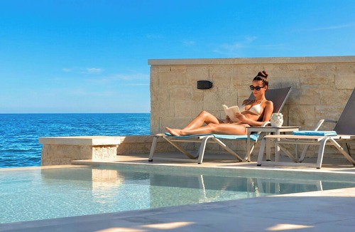 Dramia Villa | Marea Villa Heated Pool