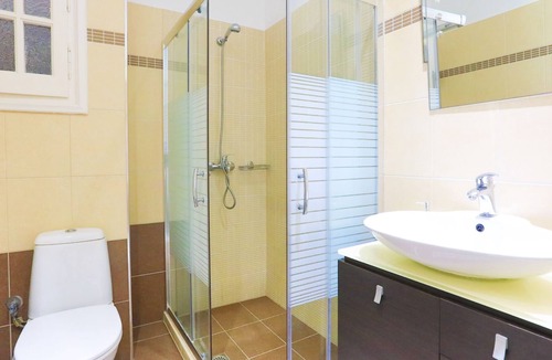 Almiros Beach Apartment | Maria Beach apartment: Apartment on the beach with 2 bedrooms, terrace, views