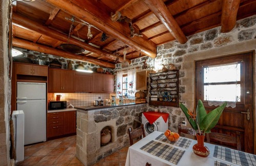 Malaxa House | Marias Serene Countryside Retreat, House