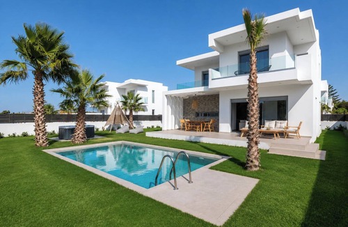 Petaloudes Villa | Martini Villas - Rosemary in Kremasti