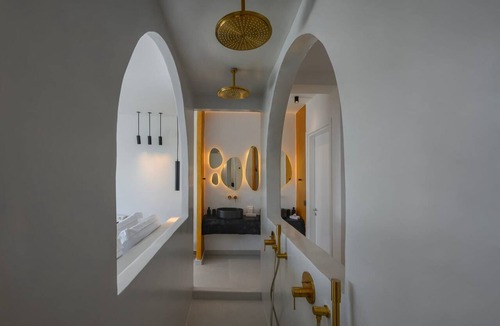 Imerovigli Villa | Masterful Santorini Suite | Morgen Faust Suite | Breathtaking Sea Views