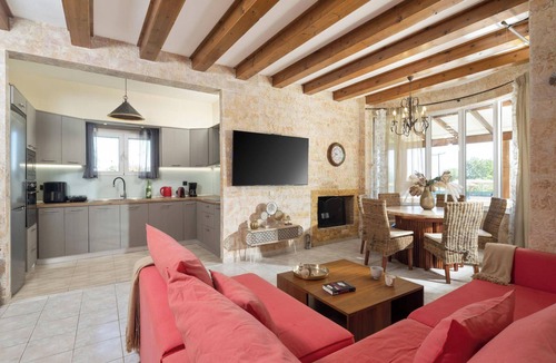 Chalikounas Villa | Maxim - Four Bedroom Villa, Sleeps 8