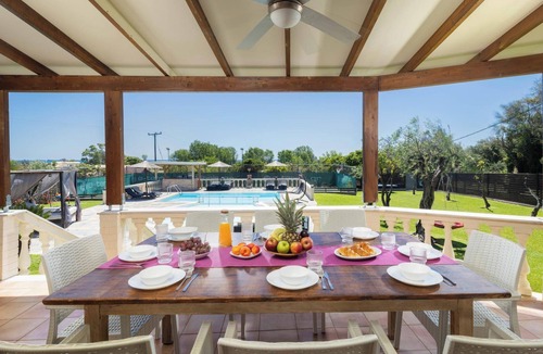 Chalikounas Villa | Maxim - Four Bedroom Villa, Sleeps 8