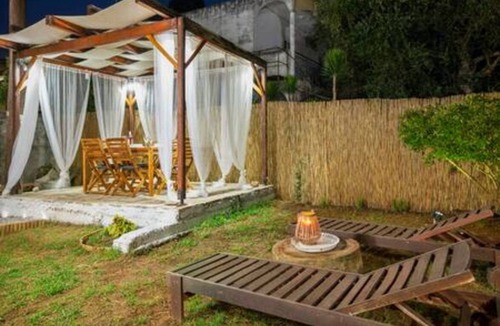 Ipsos House | Maximos House - Two Bedroom House, Sleeps 7