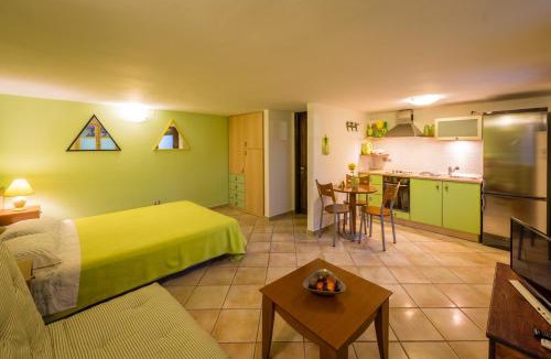 Frikes Apartment | Mazourka