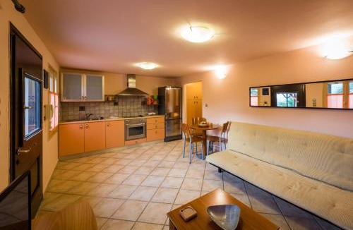Frikes Apartment | Mazourka