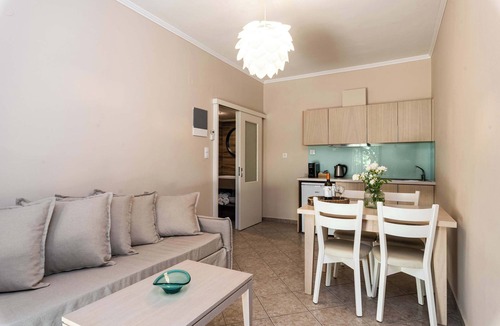 Gialos Condo | Mear Family Escape - Cretan Garden Getaway
