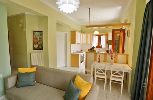 Kato Galatas Apartment | Mel Studio 2, a modern, spacious and fully equipped apartment next to the sea.
