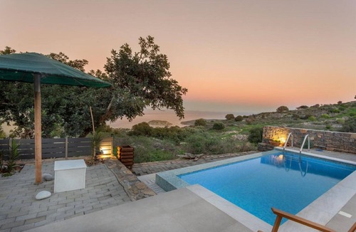 Kounelion Villa | Mesmerising villa in Plaka Elounda with pool