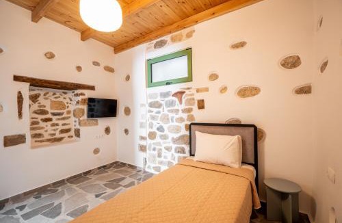Pigi House | Mesochoria Residence - Peaceful Village Escape by Holistay
