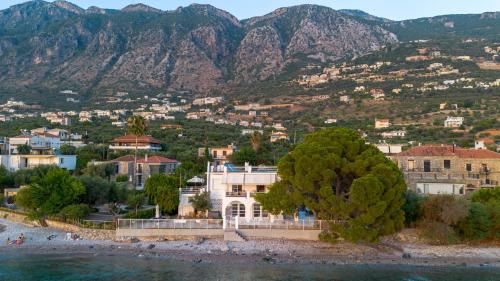 Paralia Vergas House | Messinian Seaside Villa