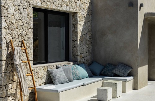 Paramonas Villa | Mimi and Coco villa Juno