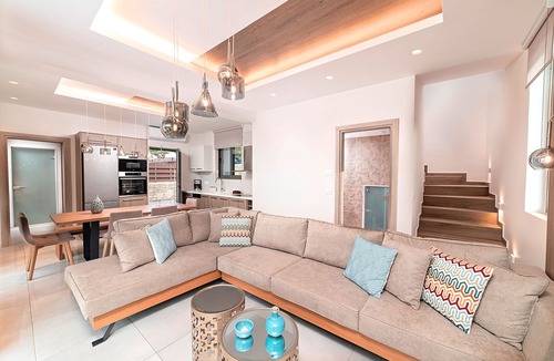 Georgioupolis Villa | Minoas Grand Villas | 3 Heated Pools| 28 guests