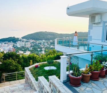 Himare Hotel | Mistral Inn