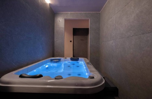 Preveza House | Mocha Villa "Left": Modern Sanctuary with Pool! Stay-Relax-Recharge in Preveza!