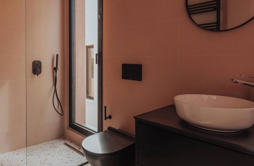 Preveza House | Mocha Villa "Right": Modern Sanctuary with Pool! Stay-Relax-Recharge in Preveza!