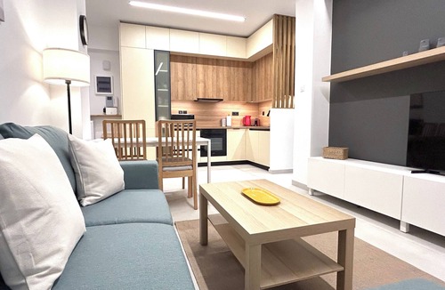 Pasalimani Apartment | Modern 1BR Apt Next to Pasalimani & Shops