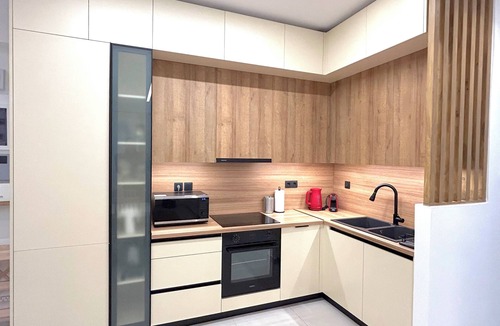 Pasalimani Apartment | Modern 1BR Apt Next to Pasalimani & Shops
