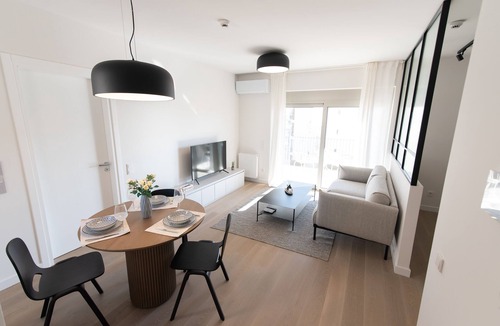 Vyronas Apartment | Modern apartment close to Athens city center (Form F2)