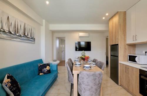 Stavromenos Apartment | Modern Family apartment Ewa with pool, dining area on Crete coast