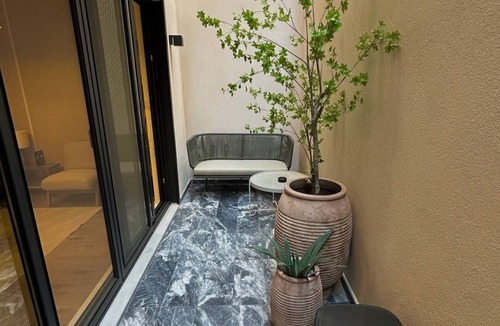 Mousio Apartment | Modern fully equipped 1-Bedroom Apartment with Acropolis Views in Central Athens