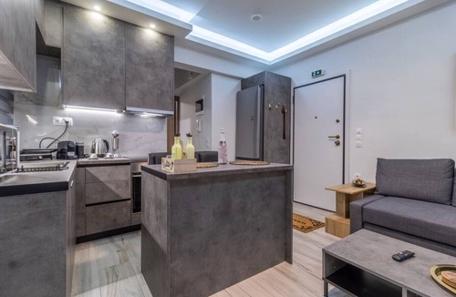 Loutraki-Agioi Theodoroi Apartment | Modern Loutraki Apartment | 3min Walk to Sea