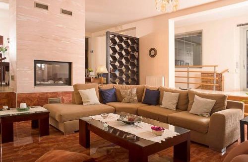 Diasella Villa | Modern Luxury Villa with Pool, just 5min to sea