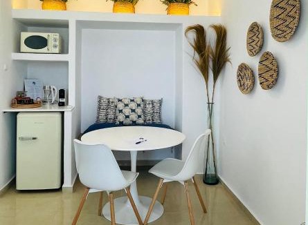 Mykonos Town Apartment | Mooi Central Sunset Suite
