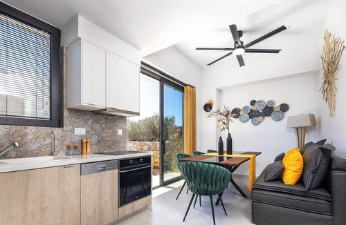 Koutsouras Villa | Moonlight Circe Villa– Coastal Olive Grove Retreat
