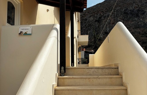 Monemvasia Apartment | Mountain and sea view, 5 minutes on foot away from the center!