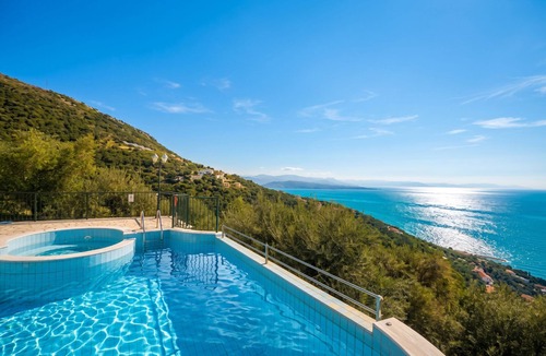 Barbati Villa | Mountain tranquillity meets coastal beauty near Nissaki