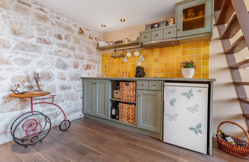 Old Town Apartment | Mouragia Loft - Waterfront Old Corfu Town
